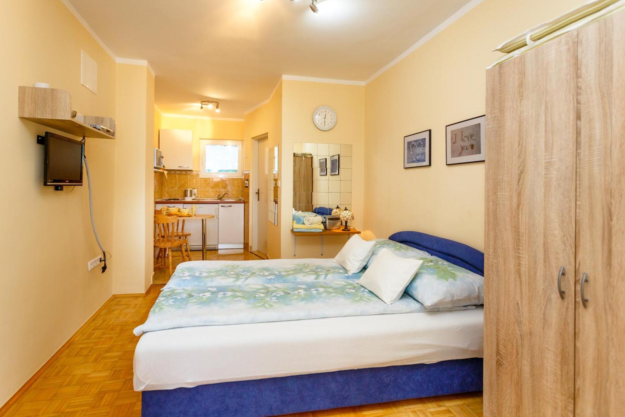 Apartments Villa Elizabet Malinska Esterno foto