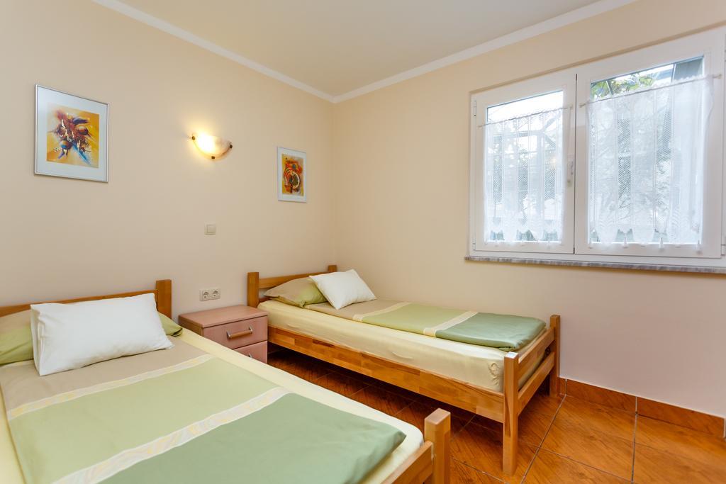 Apartments Villa Elizabet Malinska Esterno foto