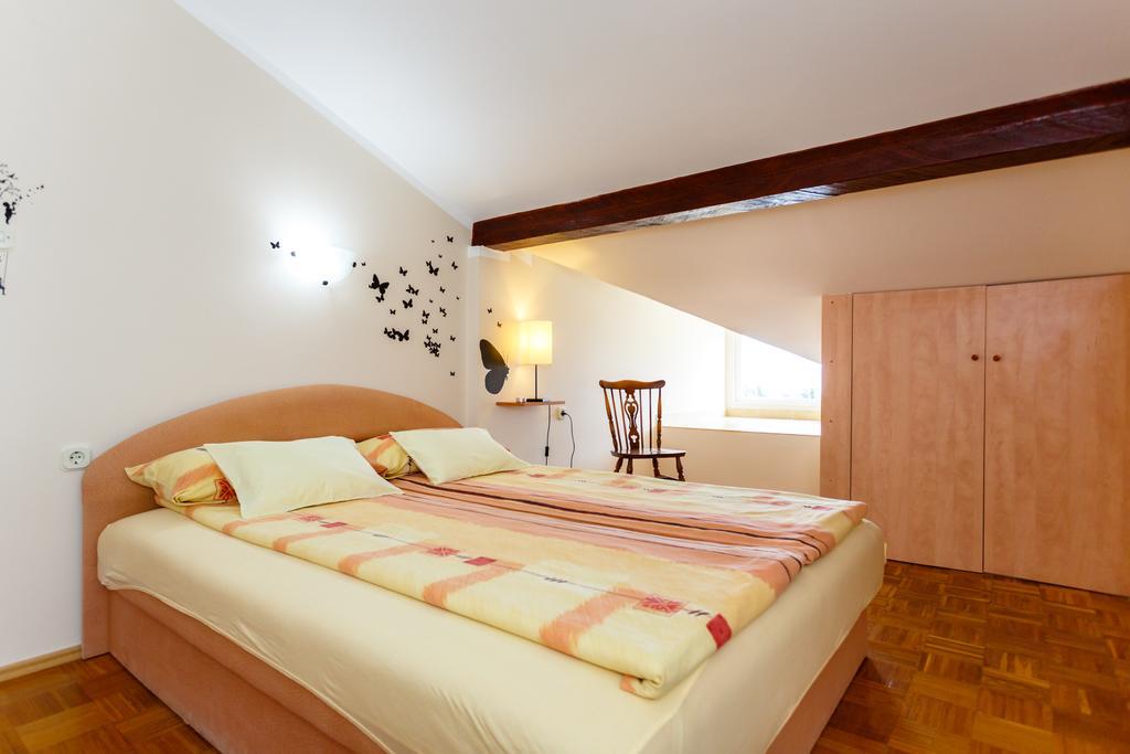 Apartments Villa Elizabet Malinska Esterno foto