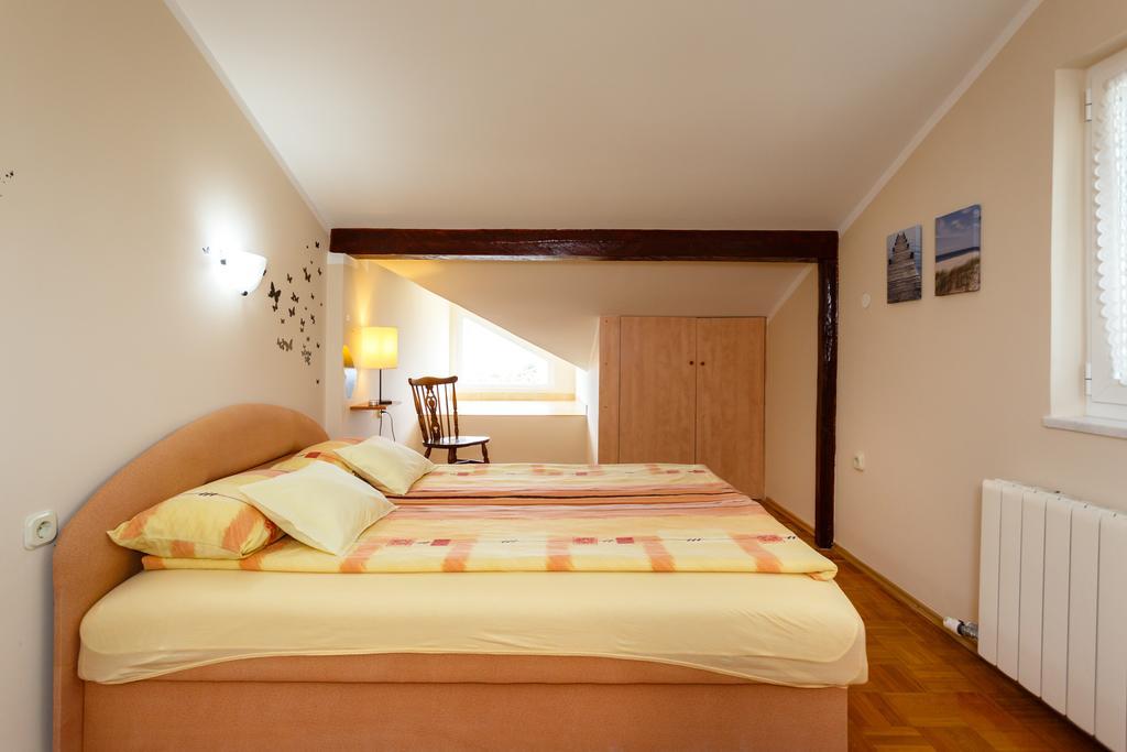 Apartments Villa Elizabet Malinska Esterno foto