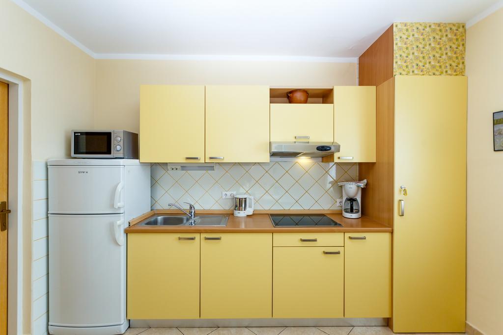 Apartments Villa Elizabet Malinska Esterno foto