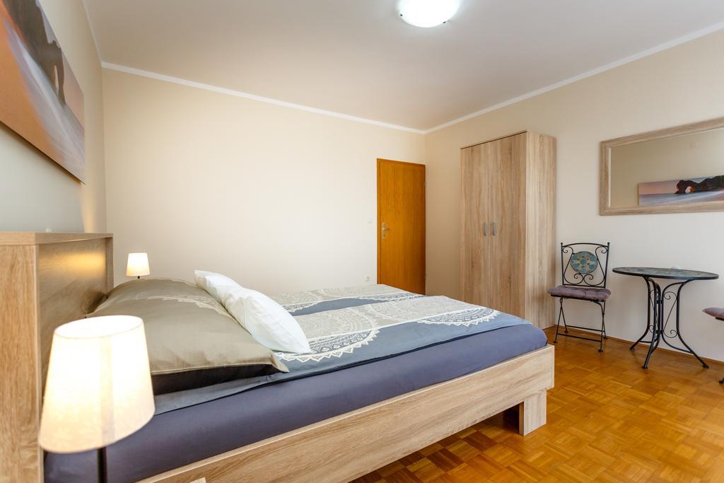 Apartments Villa Elizabet Malinska Esterno foto